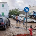 Flash floods in southeast Spain have left 62 dead, rescuers report